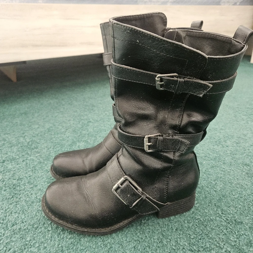 Sonoma 8 Black Leather Buckle Boots - Picture 2 of 6